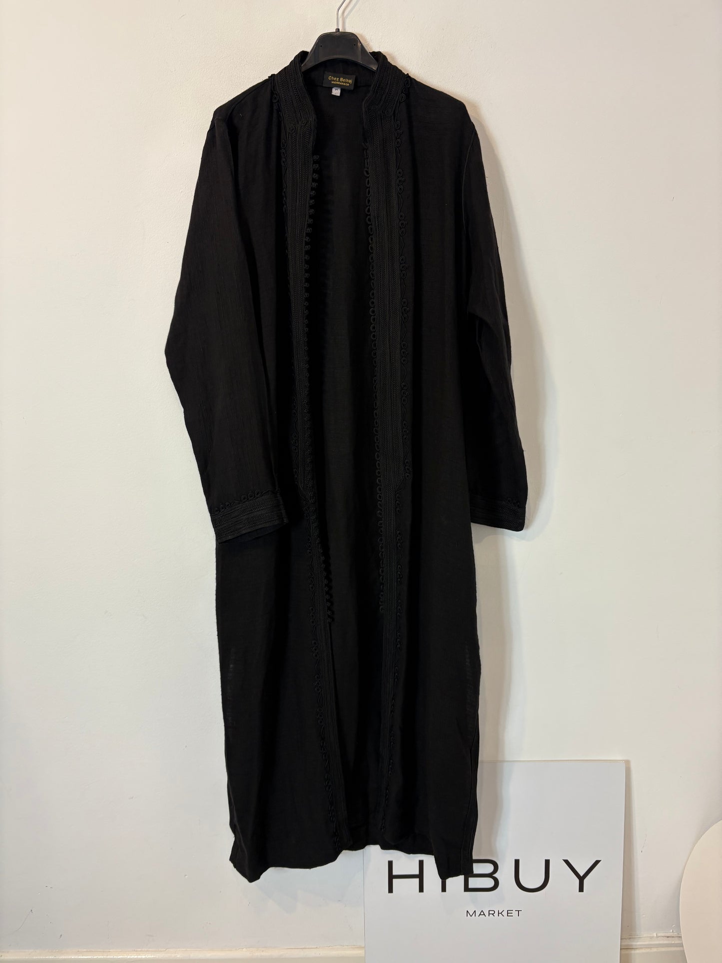 CHEZ BELHAJ. Chaqueta larga/chilaba negra