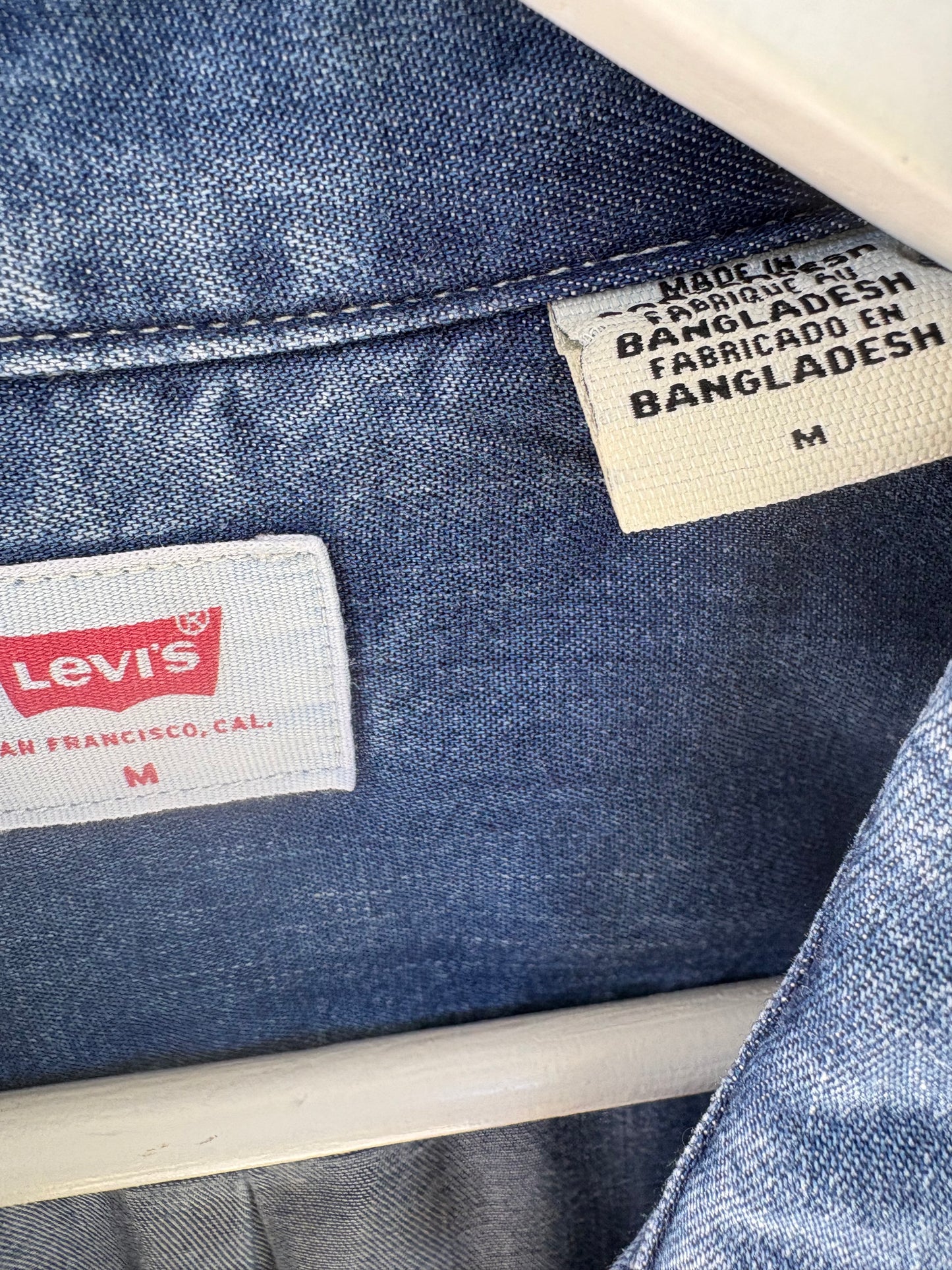 LEVI´S. Camisa denim fluida
