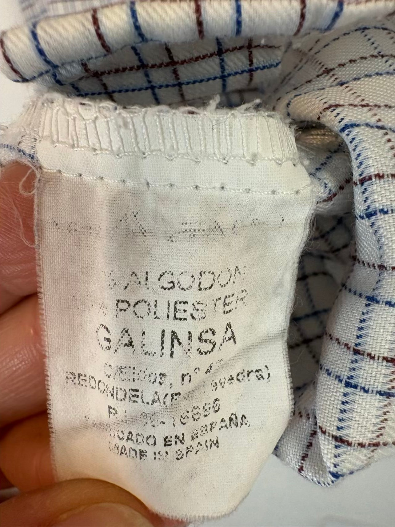 HUGO BITTI. Camisa niños cuadros azules. T 8años
