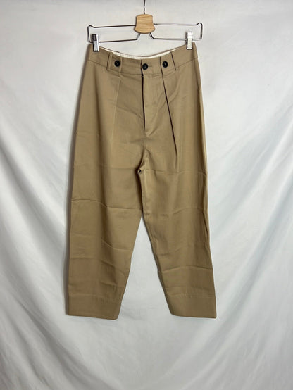 ZARA. Dark beige pleated trousers. TS