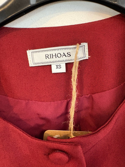 Chaleco burdeos abotonado