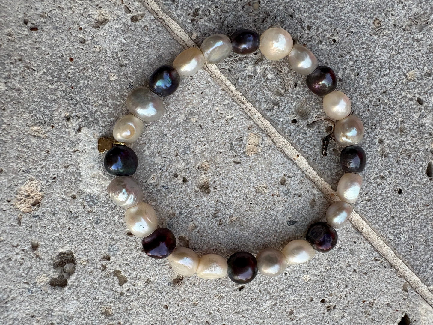 TOUS. Pulsera perlas y oro