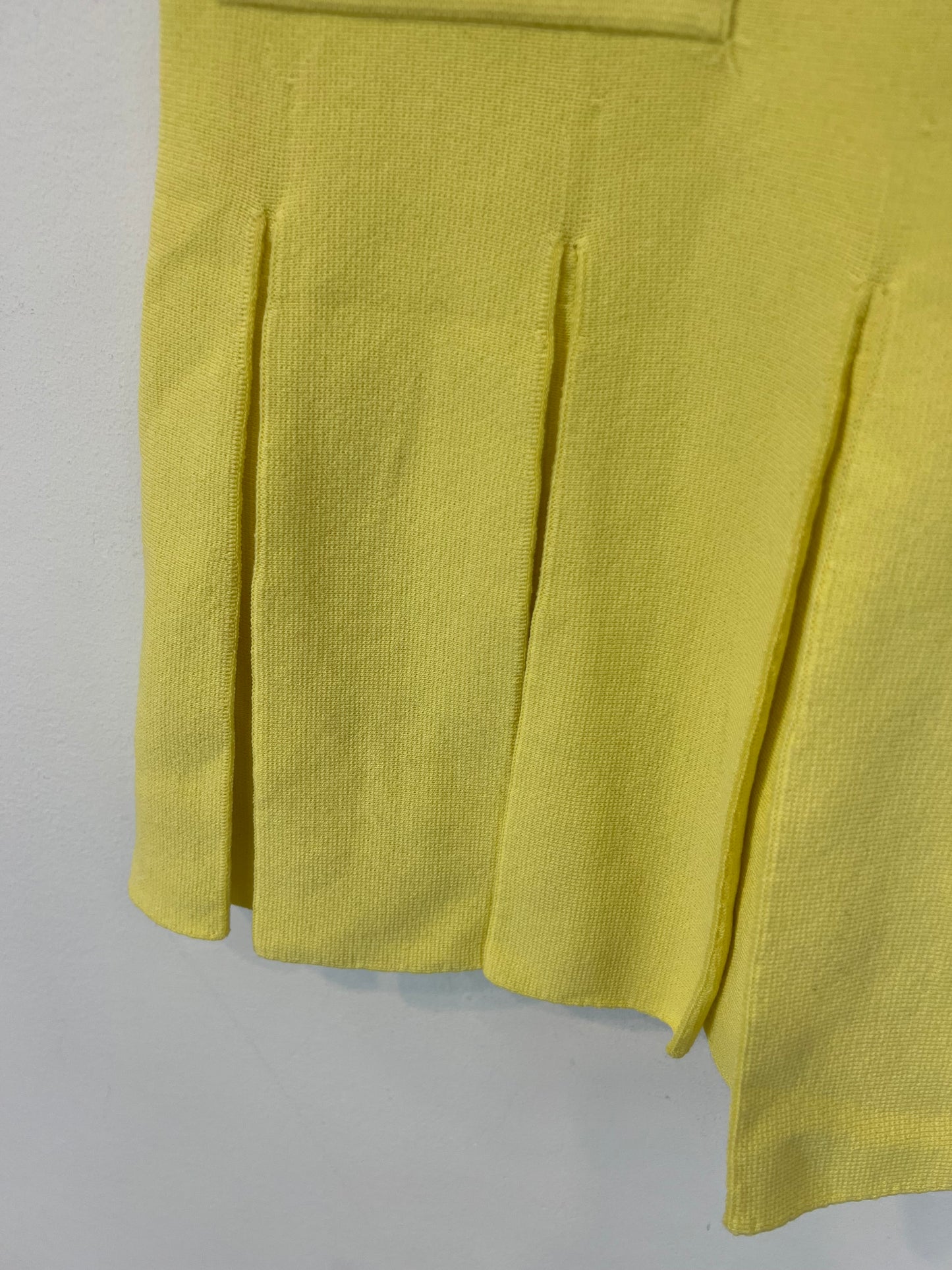 ZARA. Vestido corto punto amarillo  T.s