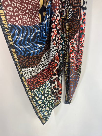 BIMBA Y LOLA. Pañuelo estampado