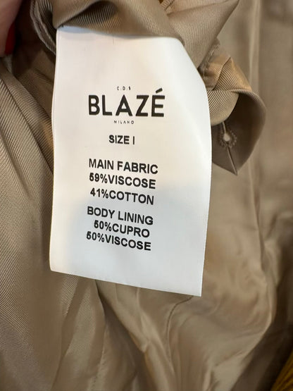 BLAZÉ MILANO. Modelo Everyday blazer pana camel