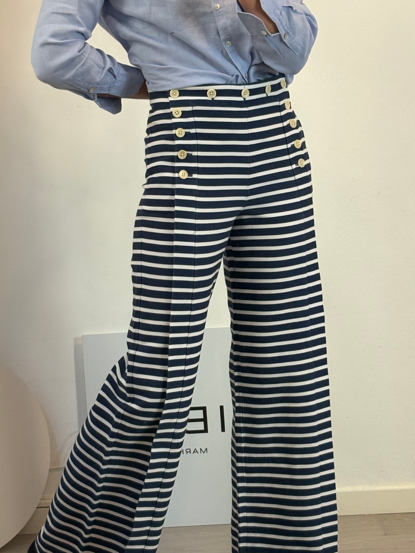 J CREW. Pantalón rayas abotonado