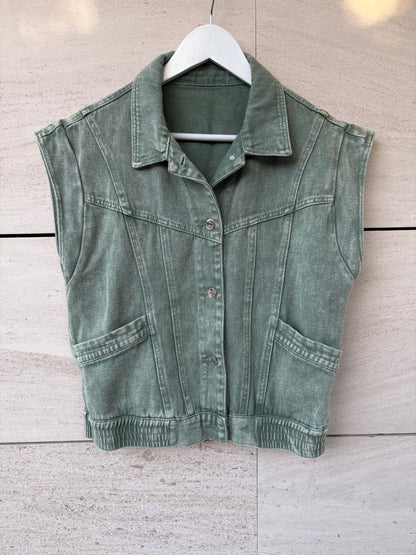 MASSIMO DUTTI. Short green skirt with pocket T.xs