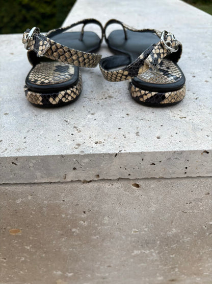 LATOUCHE. Sandalia piel cruzada snake print. T 37