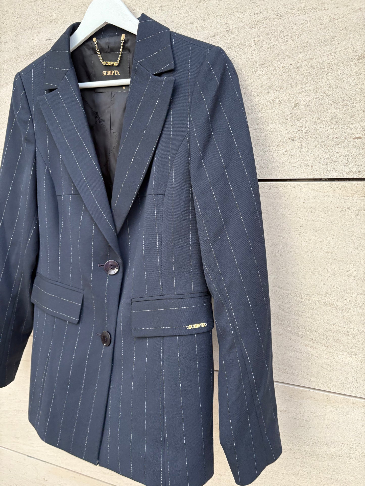 SCRIPTA. Traje de chaqueta azul marino con chaleco