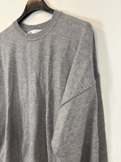 ZARA. Fine gray sweater. TM