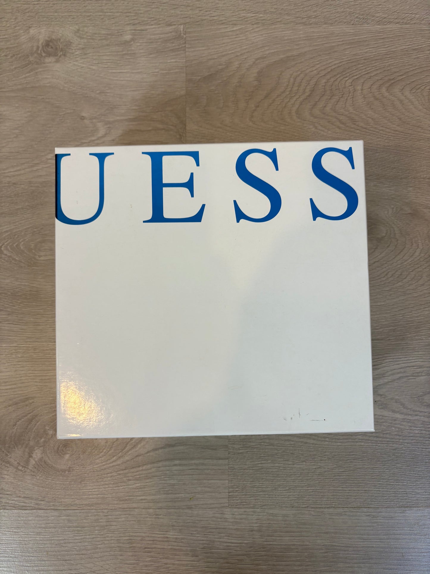 GUESS. Botines piel hebilla. T 36