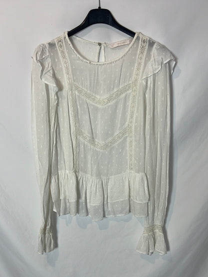 ZARA. blusa blanca plumeti y encaje. T S
