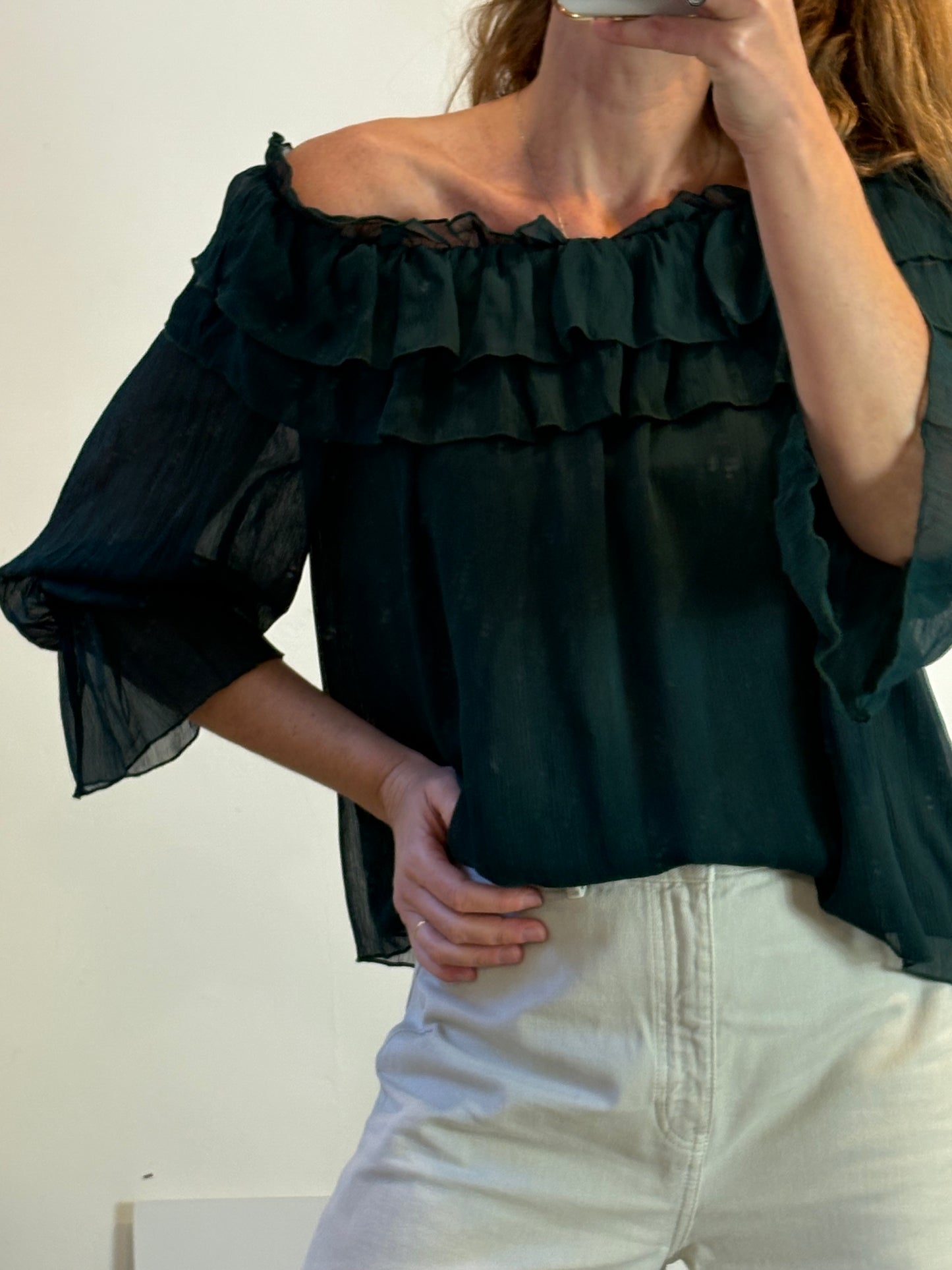 ZARA. Blusa gasa verde hombros