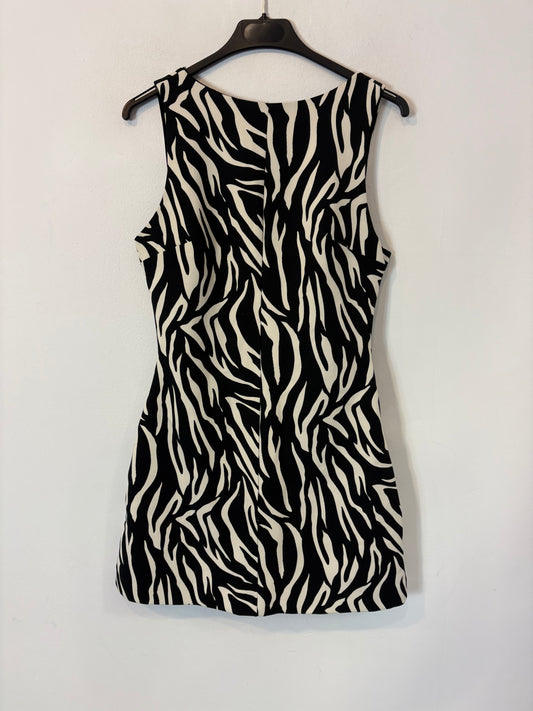 ZARA. Vestido bicolor espalda al aire