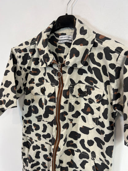 URBAN OUTFITERS. Mono beige animal print T.s