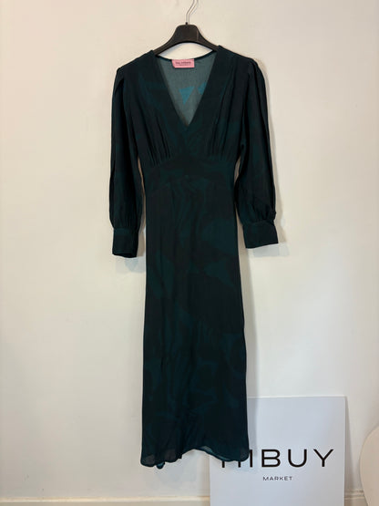 JUAN AVELLANEDA. Vestido largo verde estampado