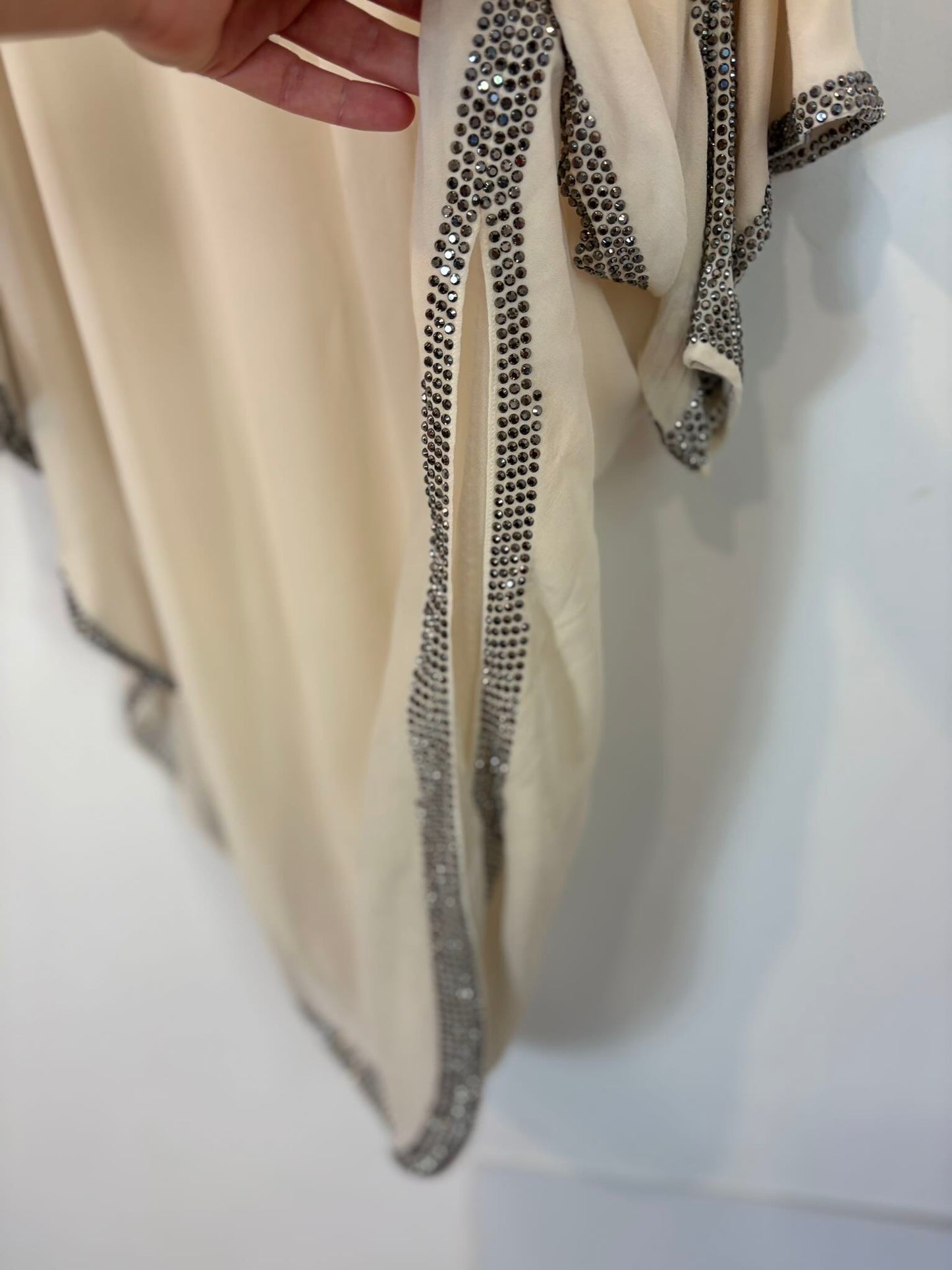 THOMAS WYLDE. Vestido corto kaftán seda