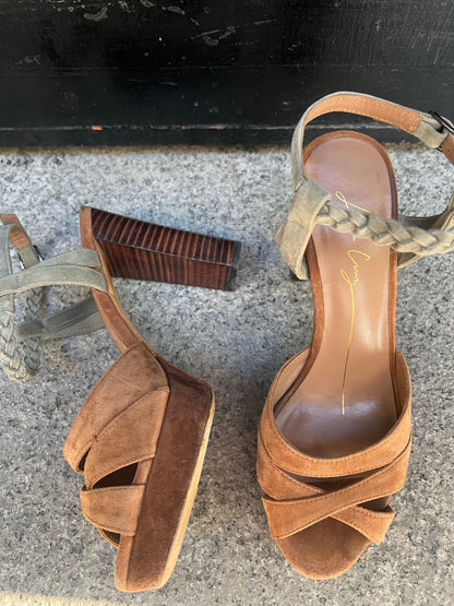 LOLA CRUZ. Sandalia piel bicolor T.39