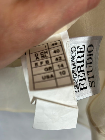 GIANFRANCO FERRÉ. Silk set with sleeve detail. Size 42