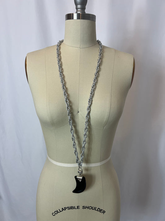 OTHERS. Long horn necklace