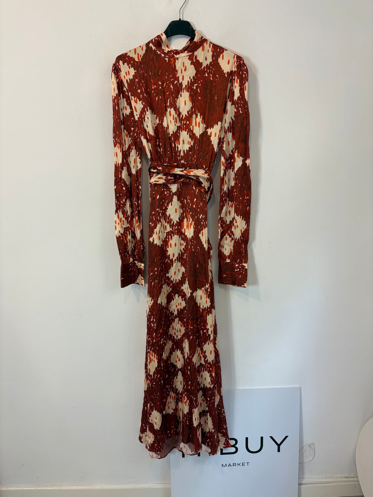 IQ COLLECTION. Vestido fluido estampado lazada