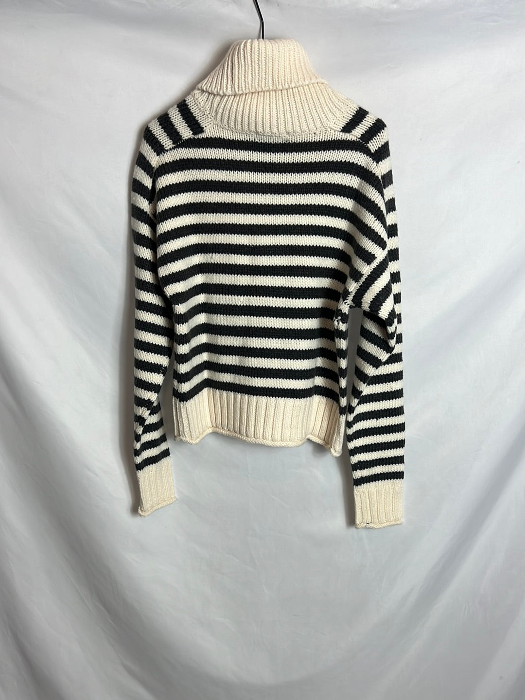 ZARA. Jersey rayas cuello vuelto. T M