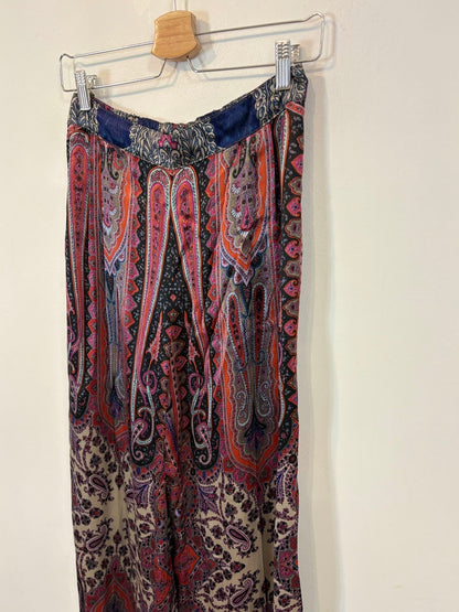 ETRO. Flowy trousers with a burgundy print. Size 36