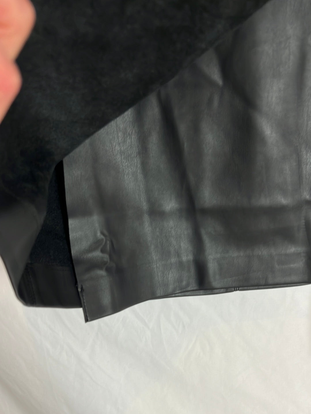 MANGO. Falda cruzada efecto piel T.xs