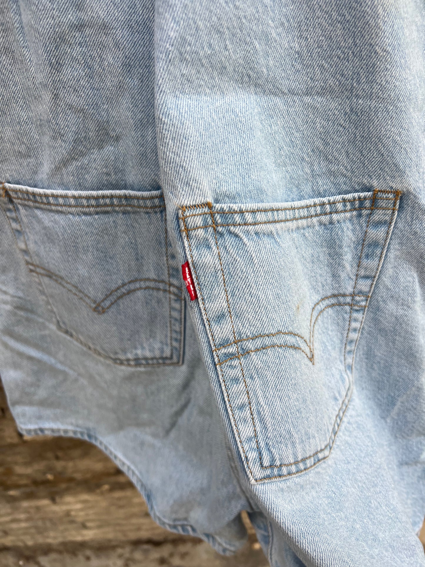 LEVI'S. Peto corto vaquero T.s