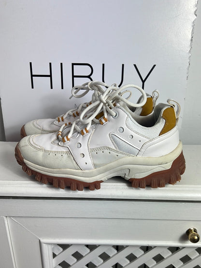 BERSHKA. Zapatillas bicolor  suela gruesa. T 37