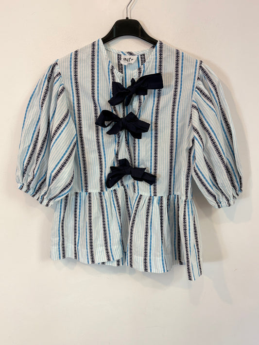 INESCRISTOS. Blusa de rayas detalle lazos