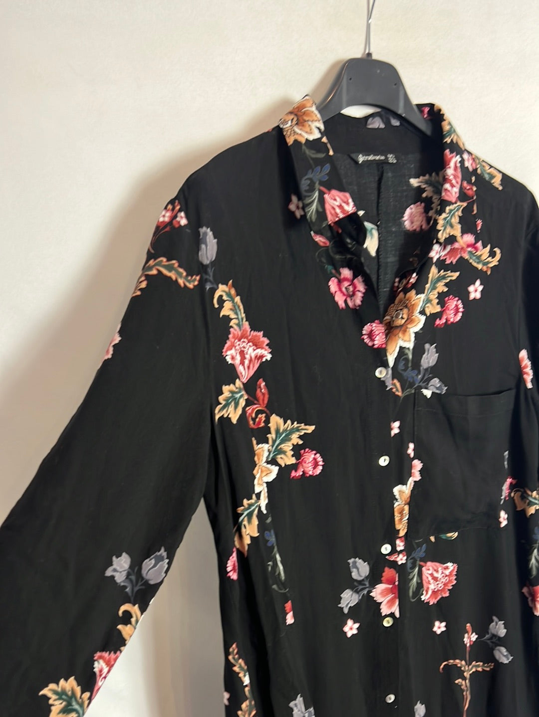 STRADIVARIUS. Black floral shirt dress. T.L.