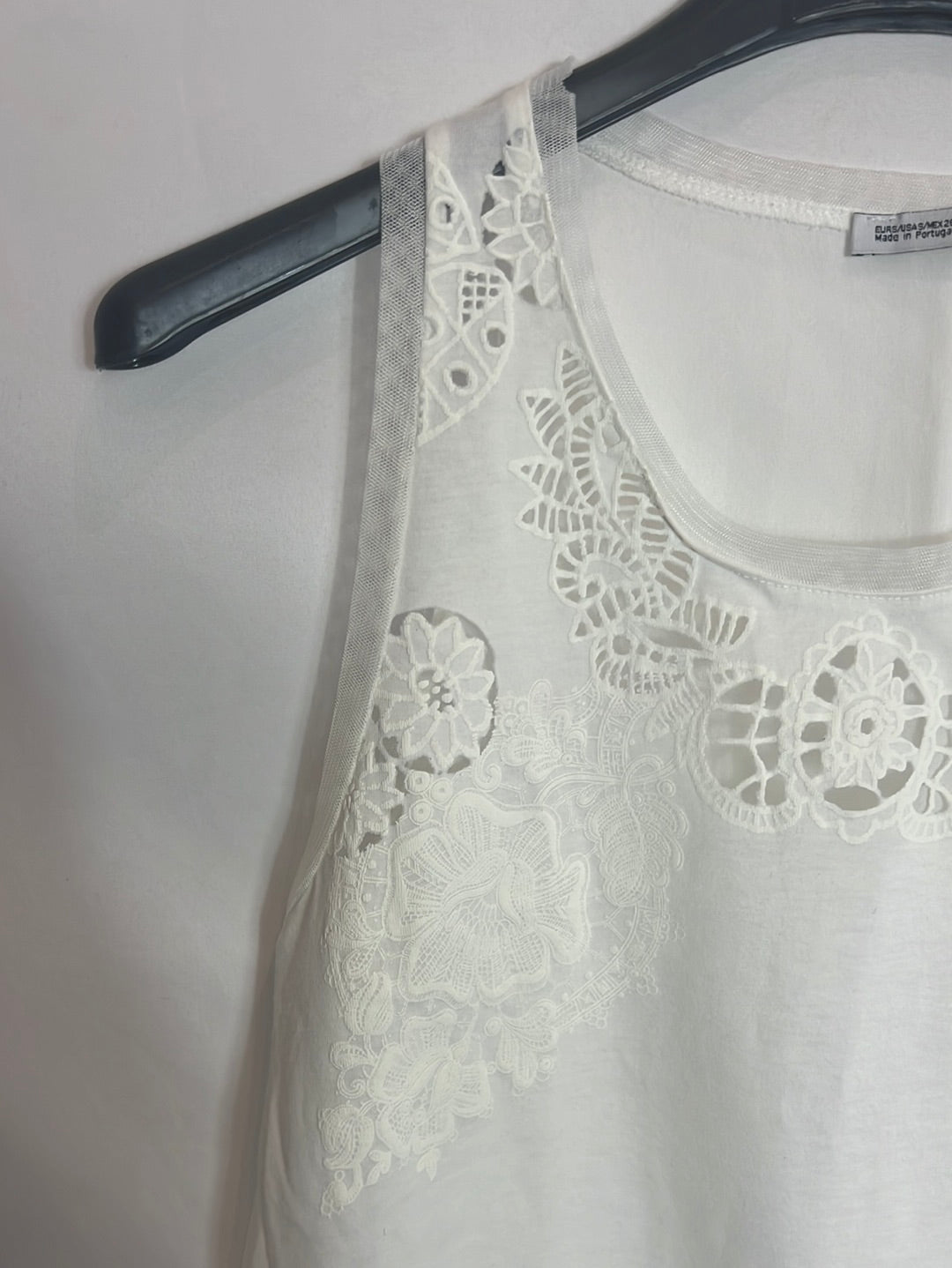 ZARA. White embroidered top. TS