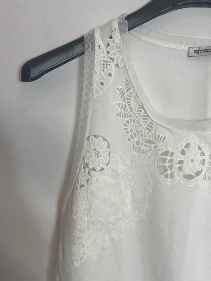 ZARA. White embroidered top. TS