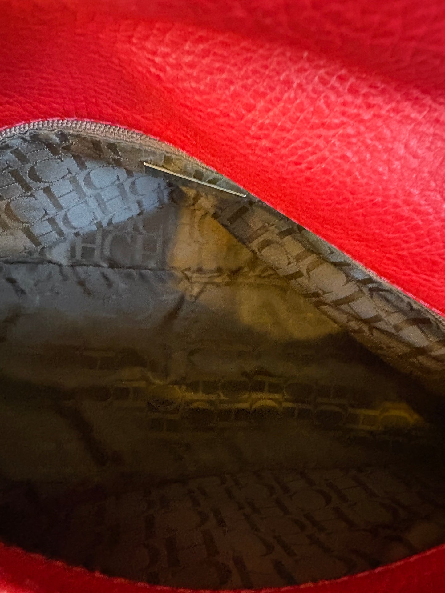 CAROLINA HERRERA. Bolso de hombro detalle cierre