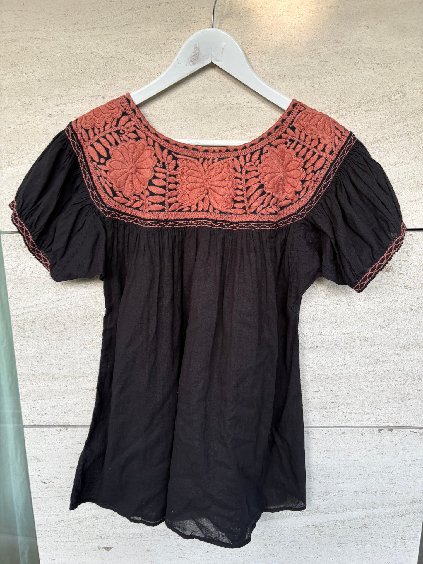 OTHERS. Black embroidered blouse. TS/M