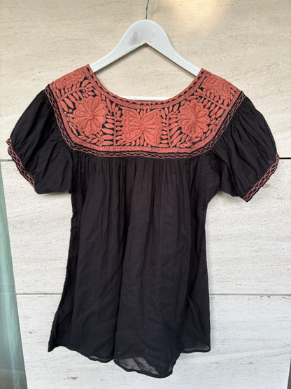 OTHERS. Black embroidered blouse. TS/M