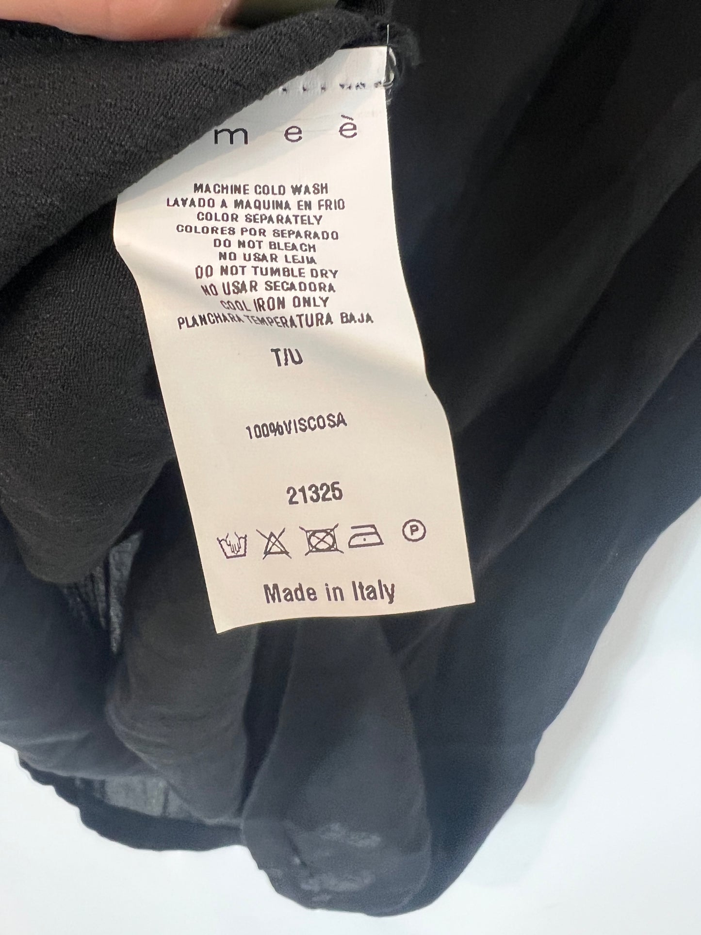 AMEÉ. Asymmetrical black top Tu(s/m)