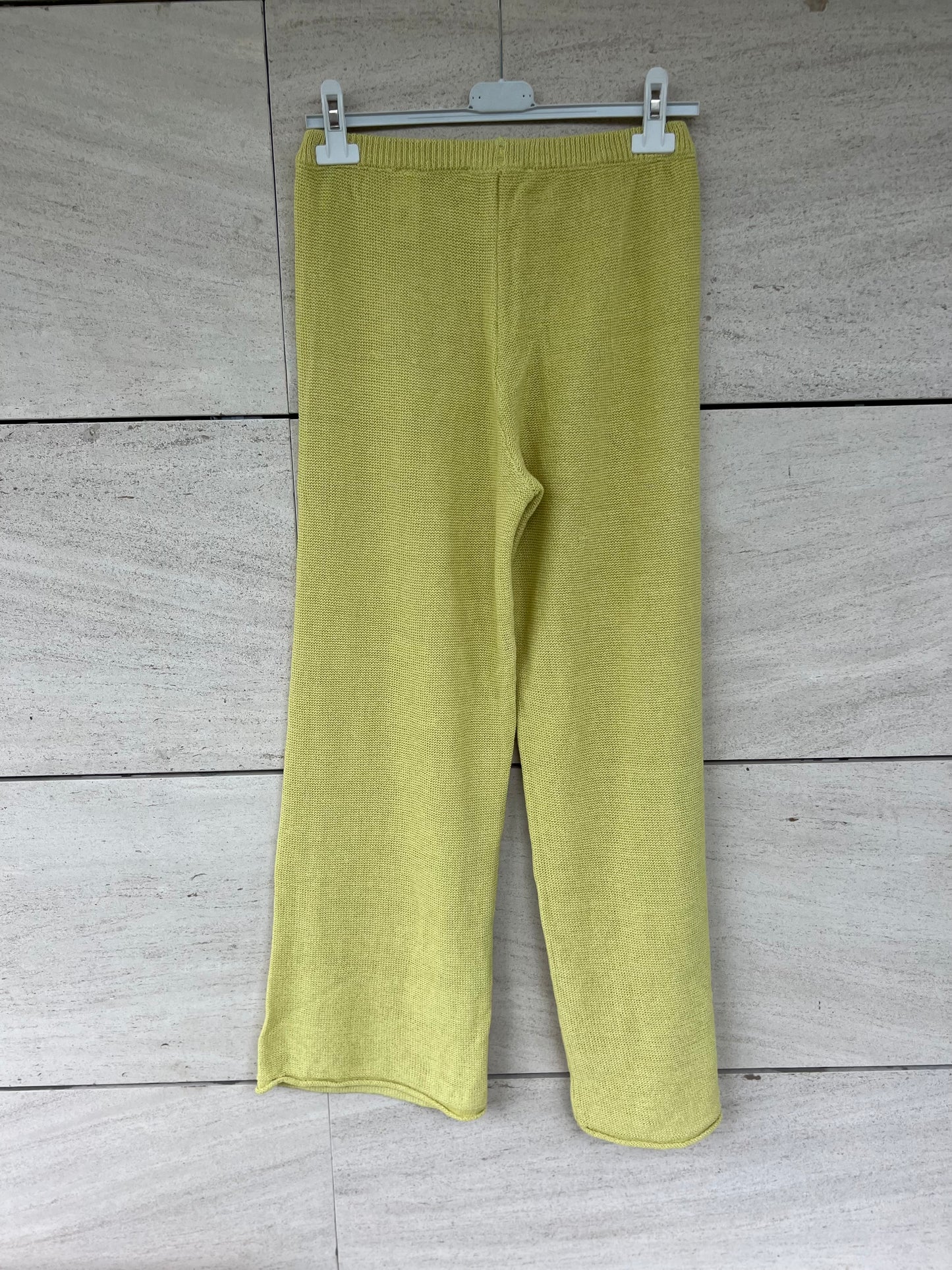 ZARA. Conjunto verde lima de punto T.s