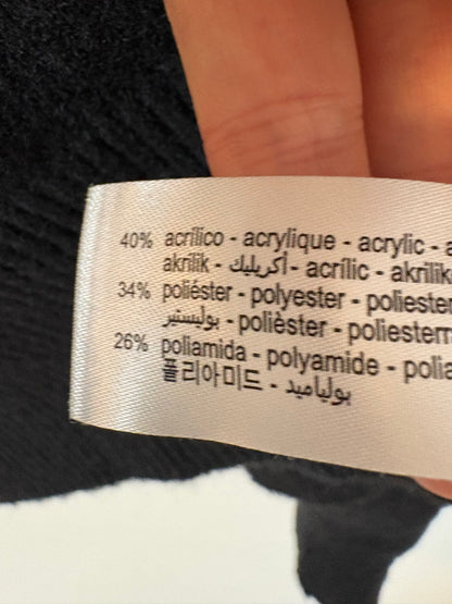 ZARA. Jersey negro detalle hombro