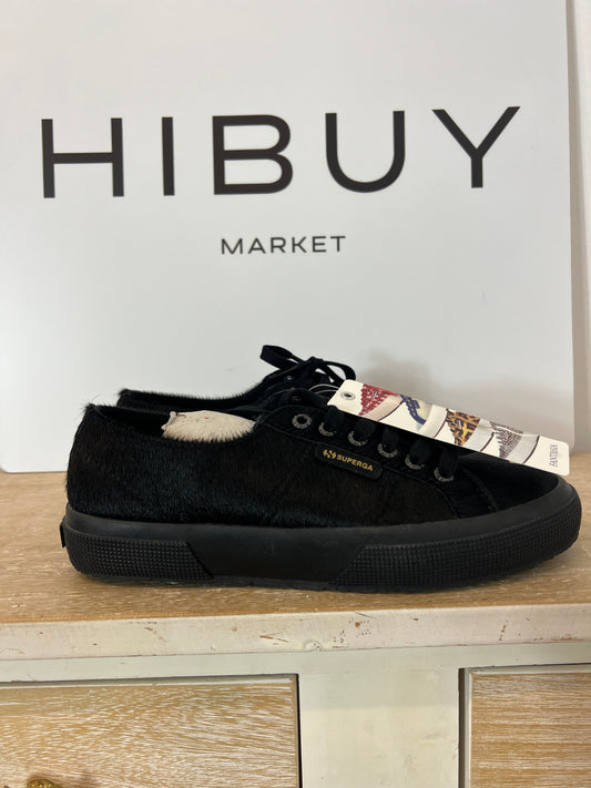 SUPERGA. Zapatillas negra pelito. T 39