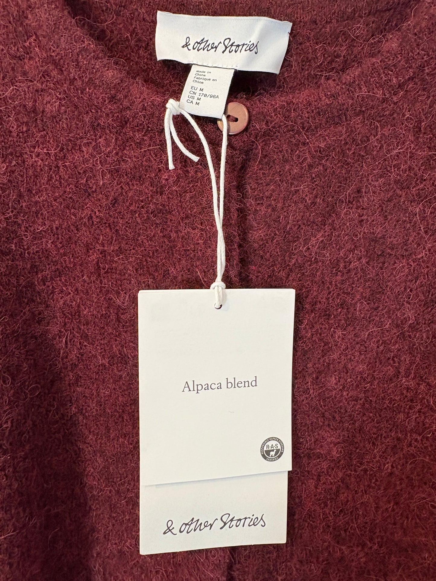 &OTHER STORIES. Chaqueta burdeos con alpaca