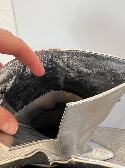 ZARA. Botas plateadas. T 38