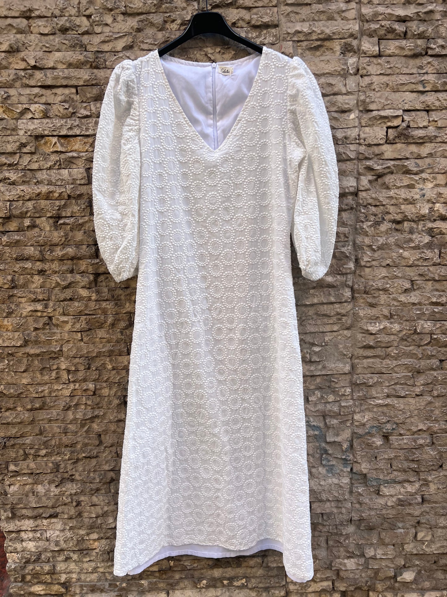 CALATEA. Vestido midi blanco bordados. T M