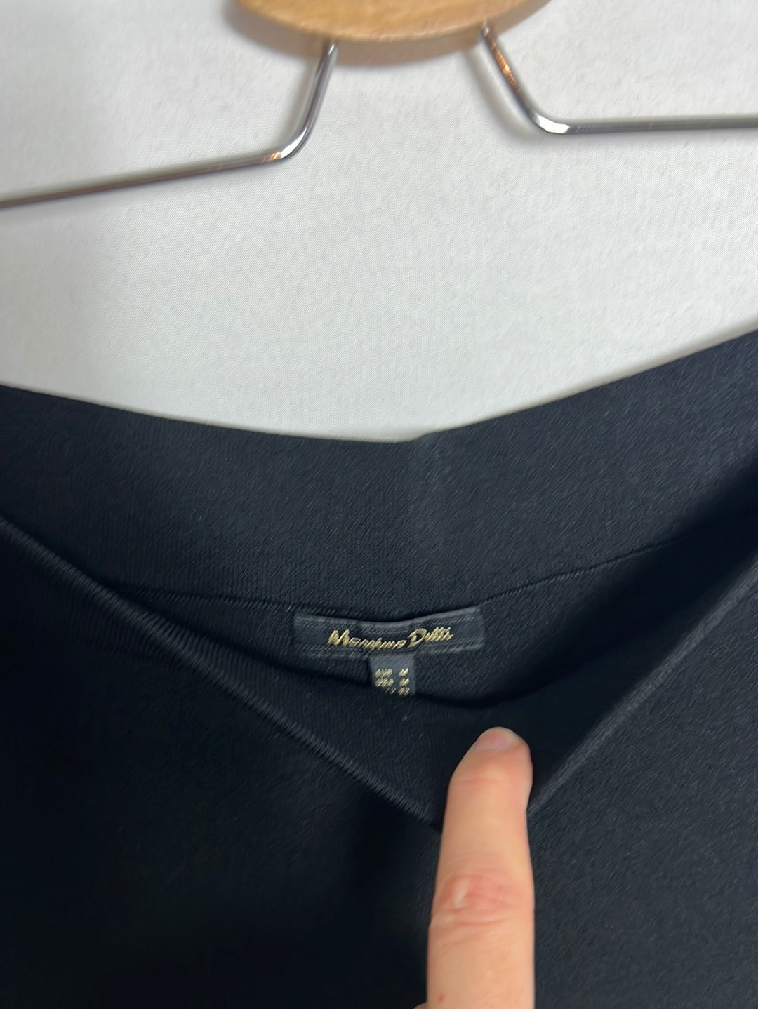 MASSIMO DUTTI. Pantalón culotte negro textura. T M