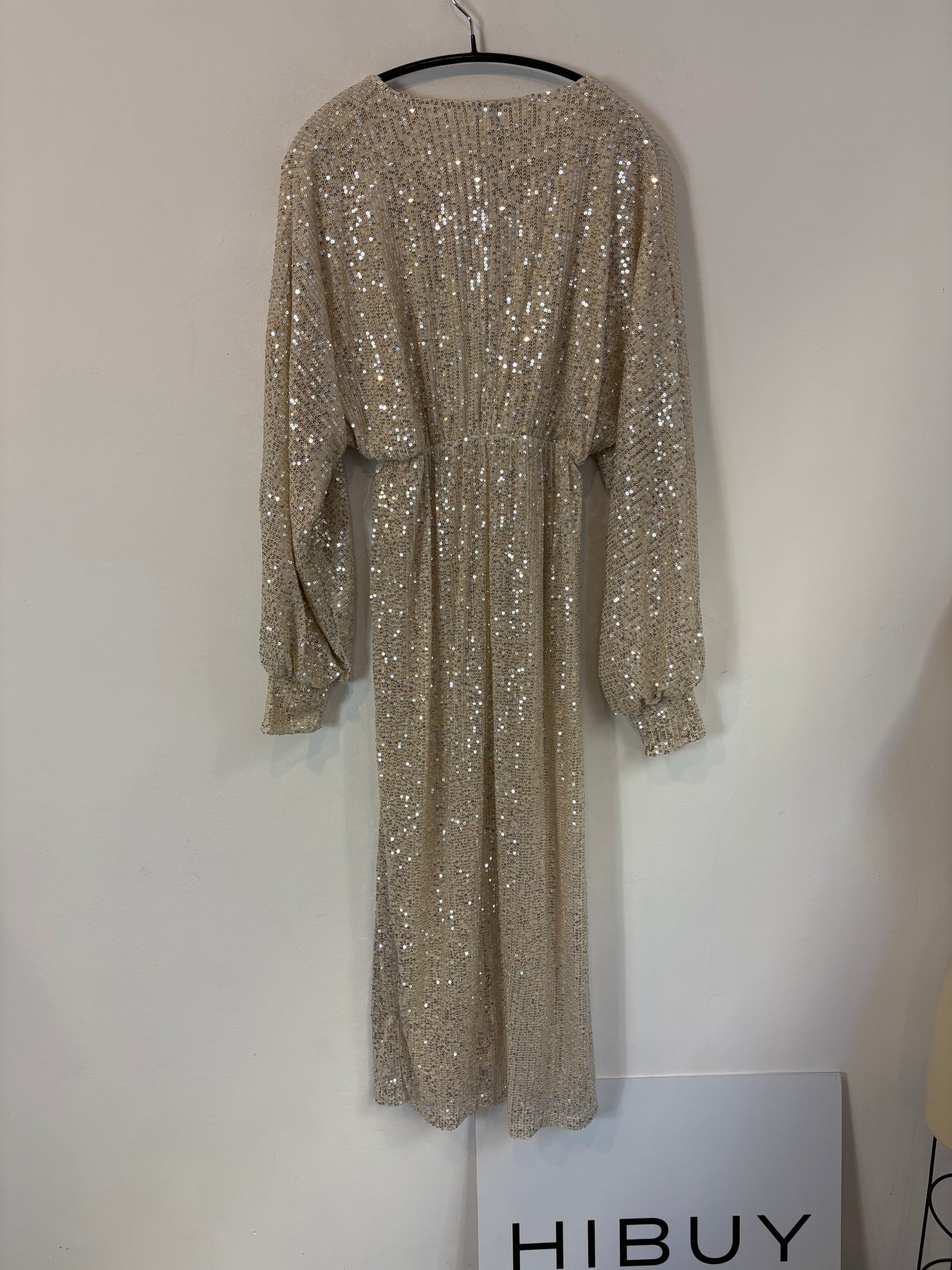 OTRAS. Vestido midi lentejuelas en beige