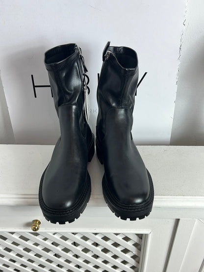 ZARA. Botones negro plataforma . T38