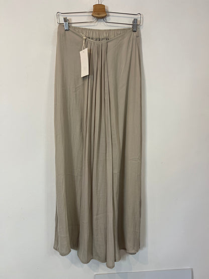 ZARA. Pantalón falda tipo fluida