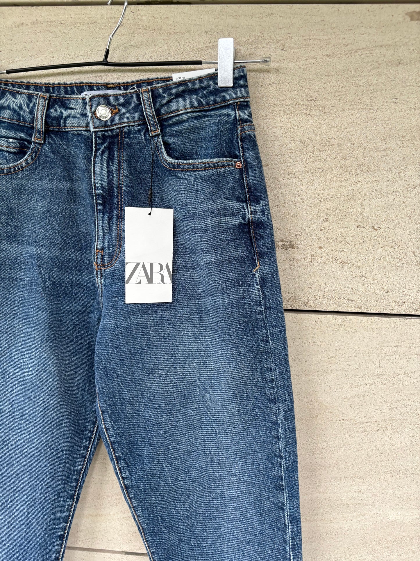 ZARA. Denim mom fit
