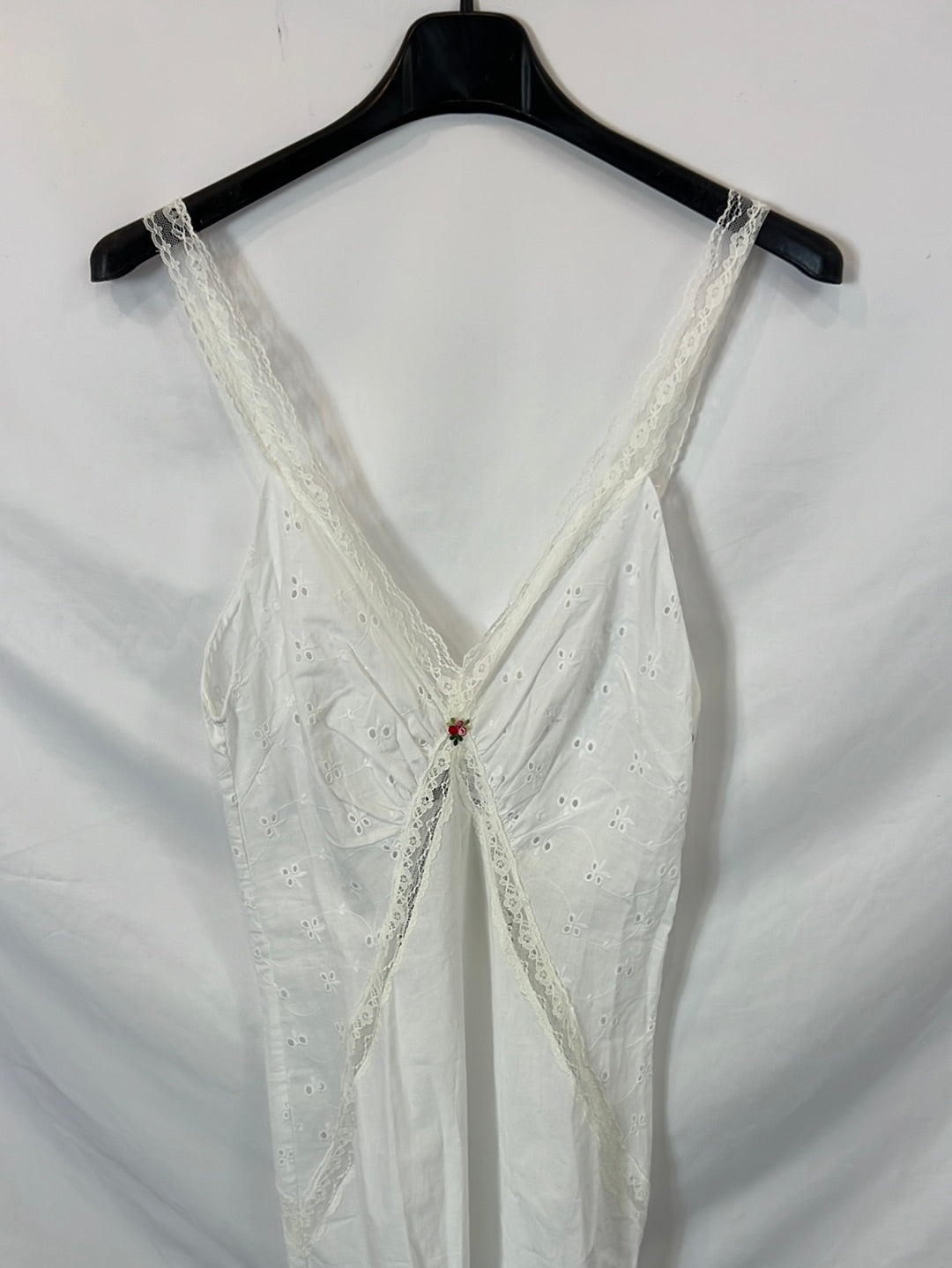 ZARA. Vestido blanco troquelado T.s